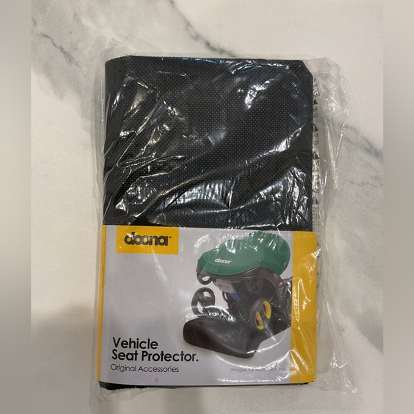 Black Vehicle Seat Protector - Picture 1 of 2